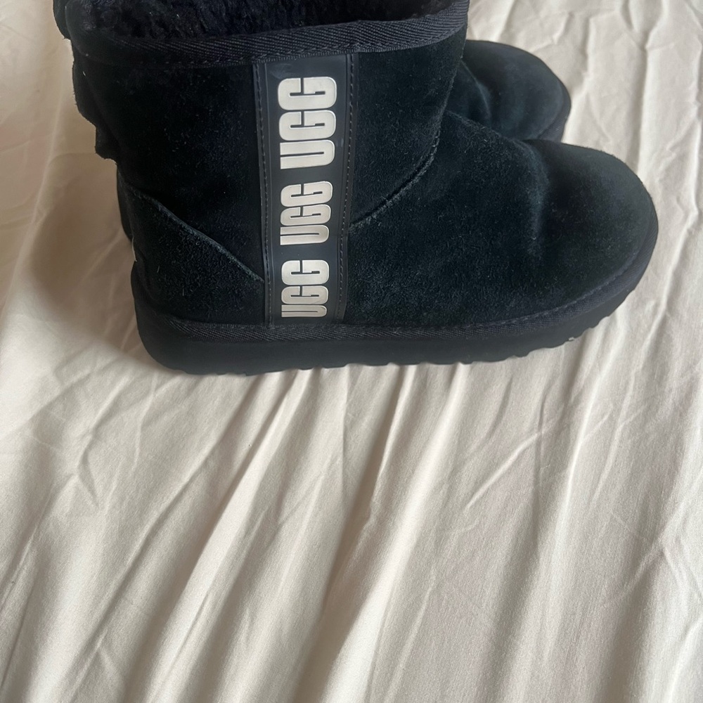 UGG Black Suede Short Logo-Trim Booties